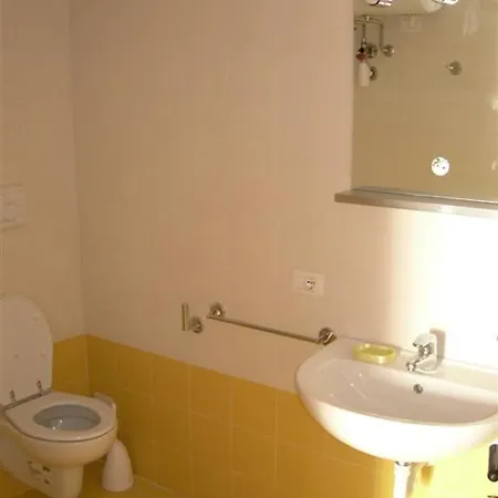 Cozy 80m From The *